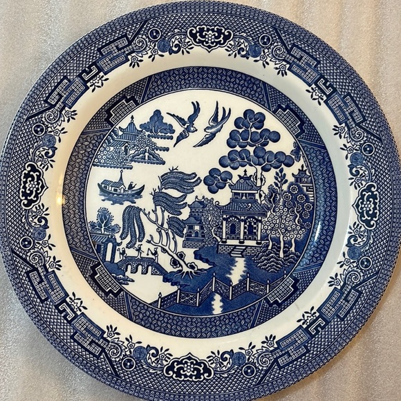 Churchill of England plate blue willow - Picture 1 of 5